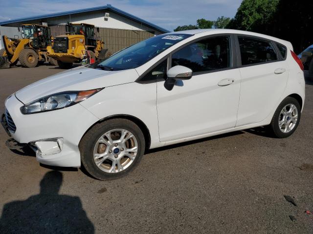 Хэтчбеки FORD FIESTA 2016 Белы