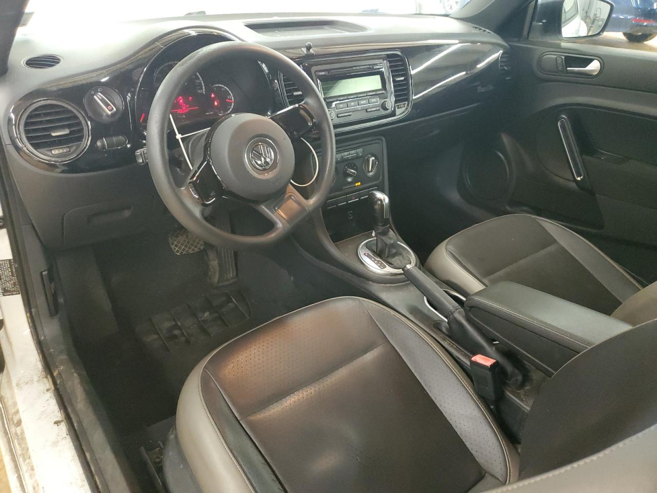 2015 Volkswagen Beetle 1.8T VIN: 3VWF17AT6FM626406 Lot: 64168245