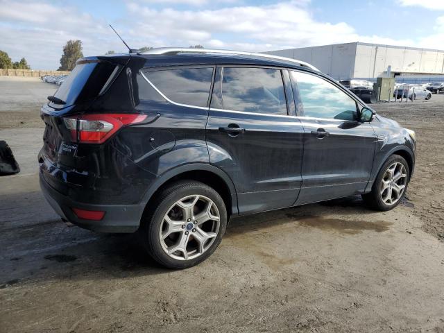  FORD ESCAPE 2017 Czarny