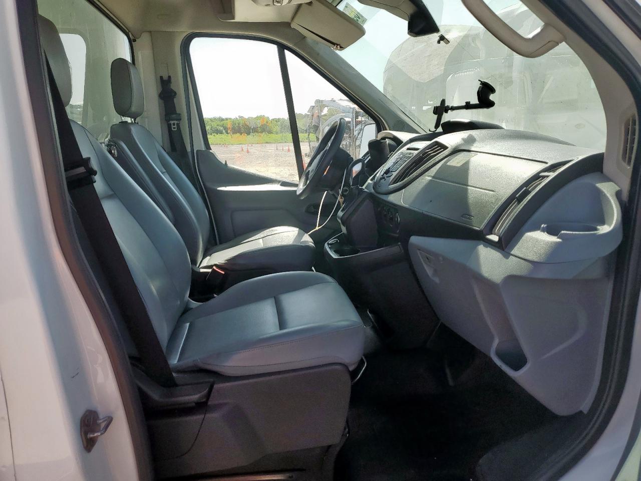 2018 Ford Transit T-350 Hd VIN: 1FDBF8ZMXJKA65886 Lot: 65243735