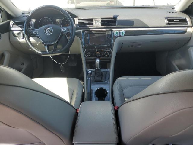  VOLKSWAGEN PASSAT 2017 Silver