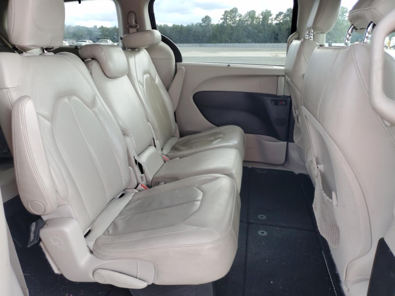 2019 Chrysler Pacifica Touring L VIN: 2C4RC1BG5KR523893 Lot: 65163955
