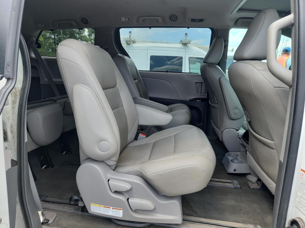 2017 Toyota Sienna Xle VIN: 5TDDZ3DC8HS160360 Lot: 65674565