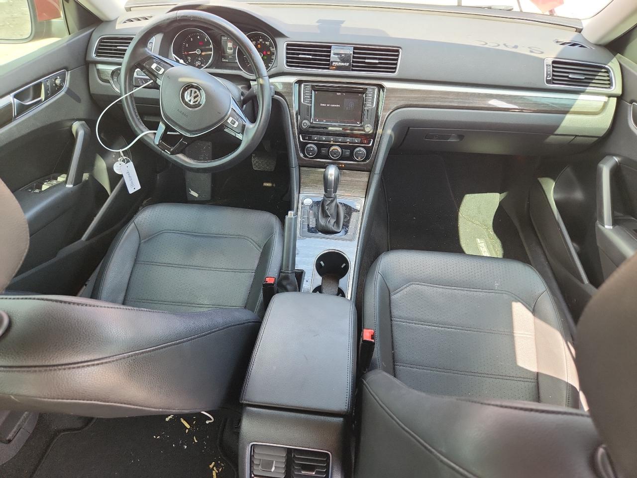 2018 Volkswagen Passat Se VIN: 1VWBA7A3XJC043197 Lot: 65136625