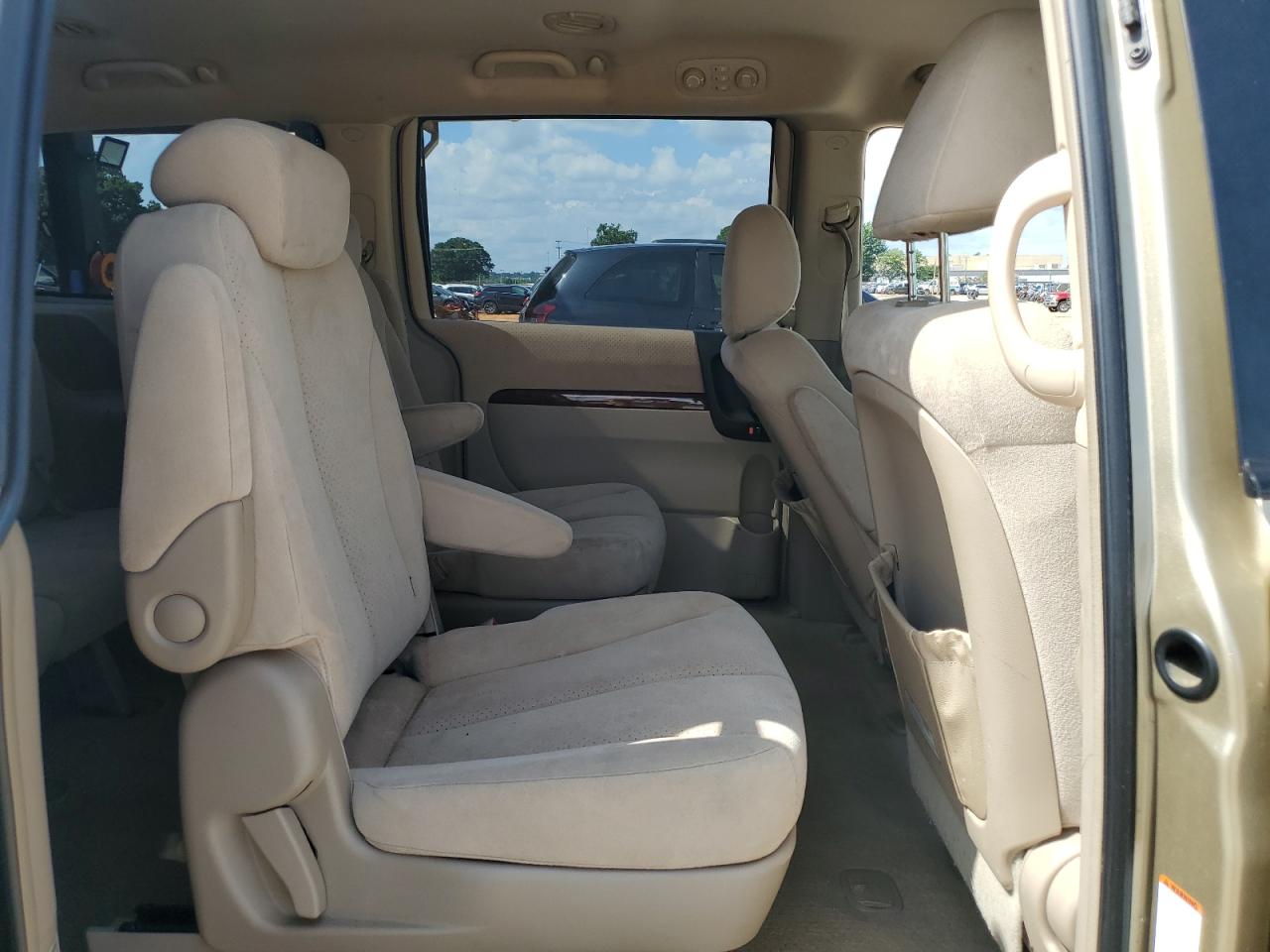 2007 Hyundai Entourage Gls VIN: KNDMC233876013872 Lot: 64031265