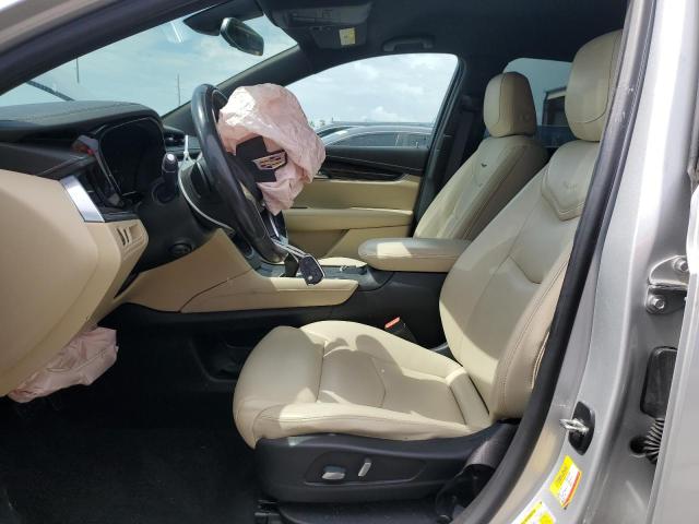  CADILLAC XT5 2018 Серебристый