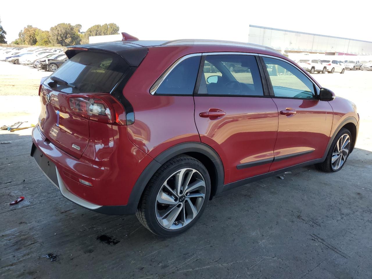2018 Kia Niro Touring VIN: KNDCE3LC3J5139470 Lot: 65439575