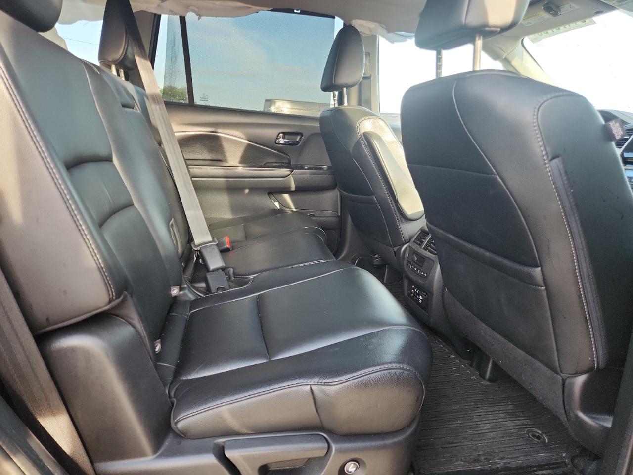 2016 Honda Pilot Touring VIN: 5FNYF5H91GB030038 Lot: 64473705