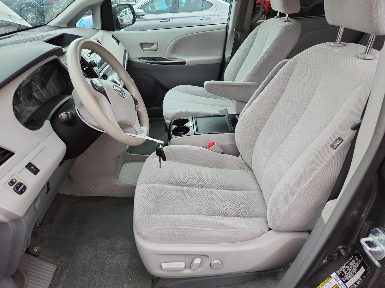 2014 Toyota Sienna Le VIN: 5TDKK3DC6ES410945 Lot: 64188915