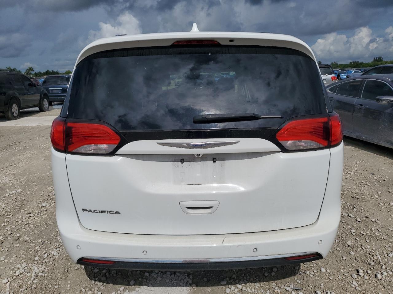 2018 Chrysler Pacifica Touring L Plus VIN: 2C4RC1EG8JR109906 Lot: 64599545
