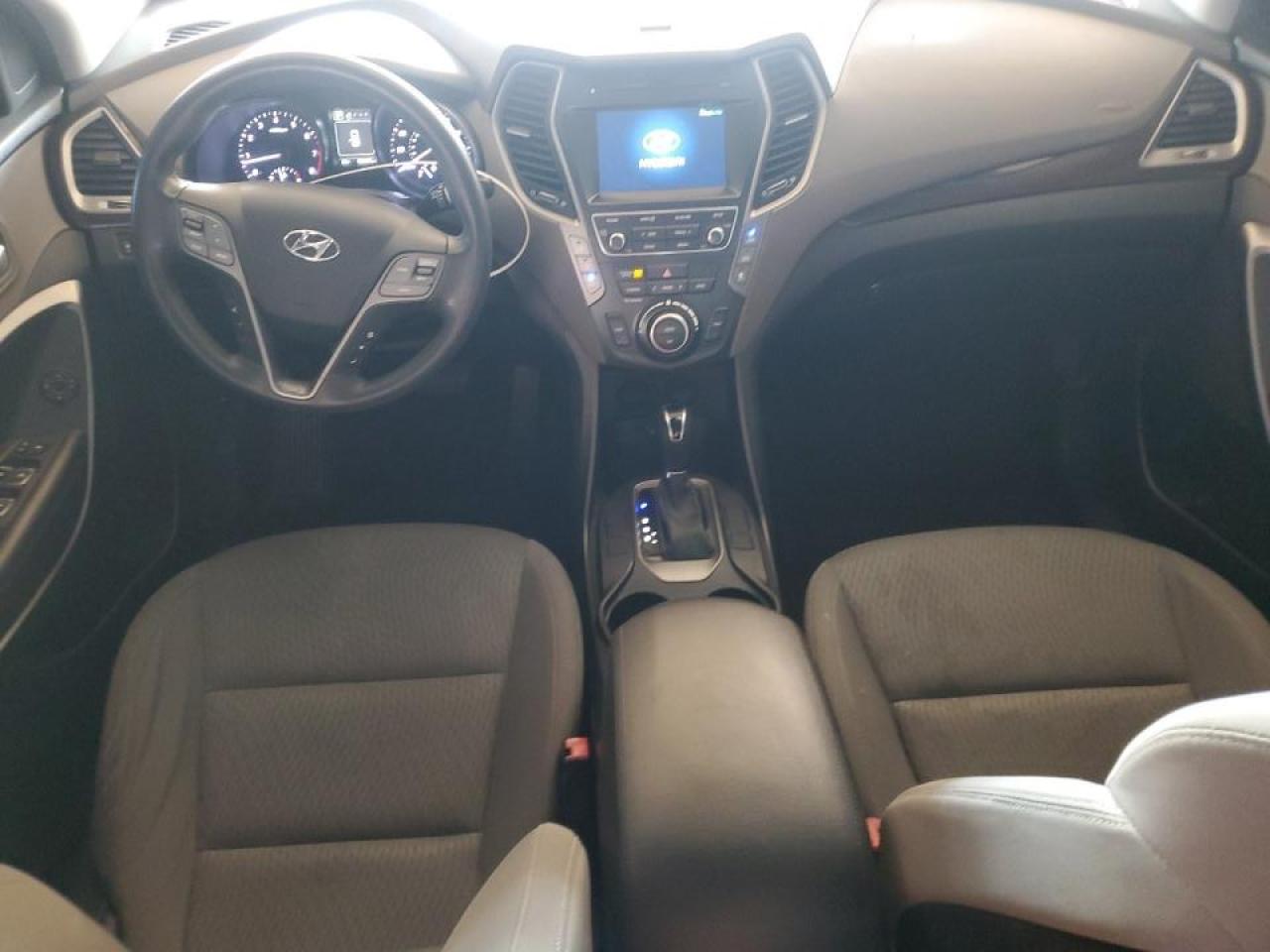 2017 Hyundai Santa Fe Se VIN: KM8SMDHF2HU228160 Lot: 64591255