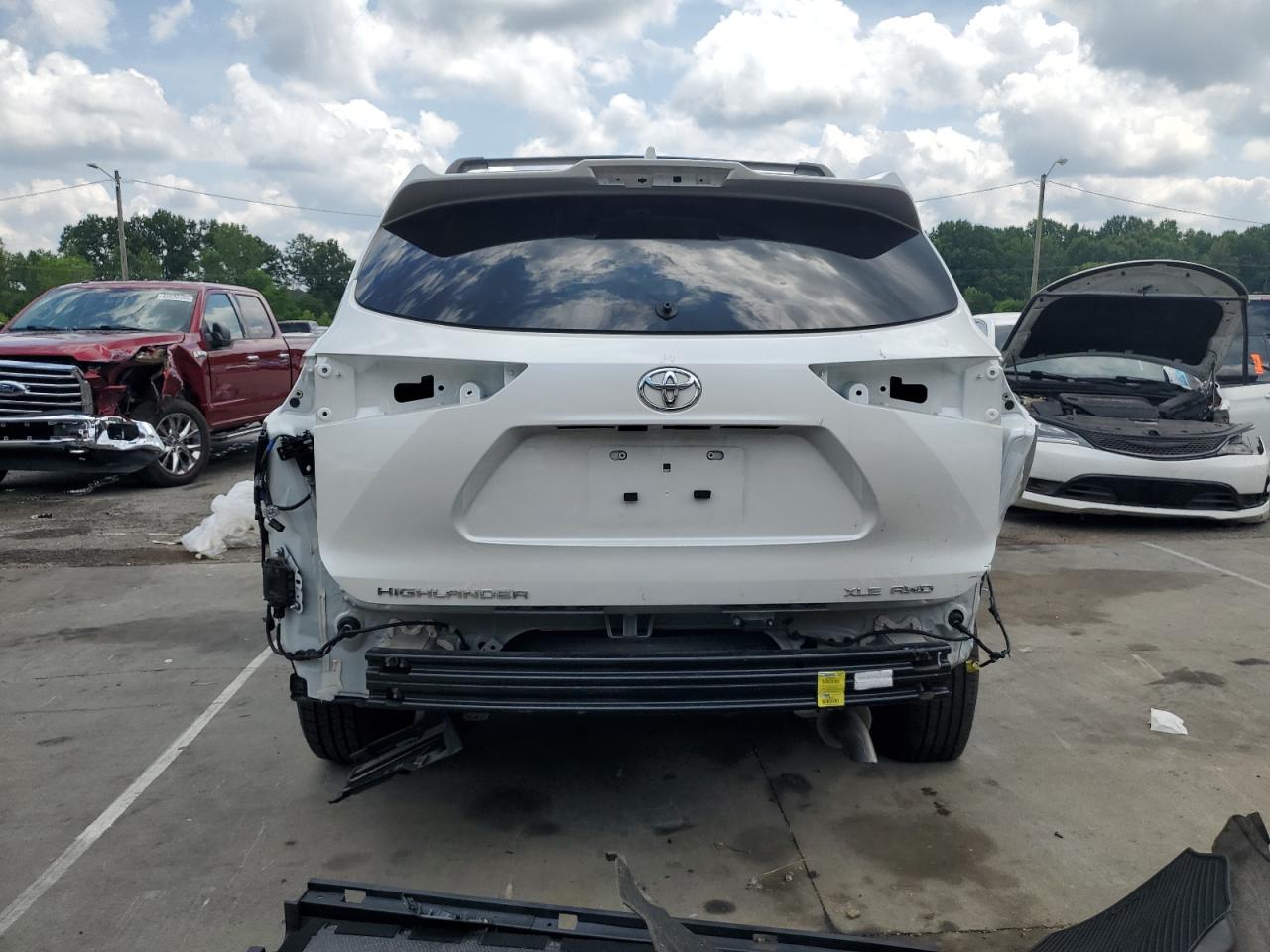 2022 Toyota Highlander Xle VIN: 5TDGZRBH1NS242389 Lot: 65867875