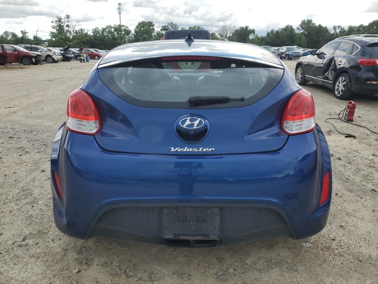 2017 Hyundai Veloster VIN: KMHTC6AD2HU315066 Lot: 63224755