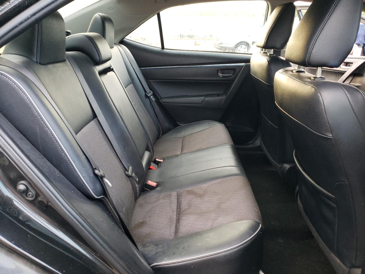 2015 Toyota Corolla L VIN: 2T1BURHE1FC419992 Lot: 64717055