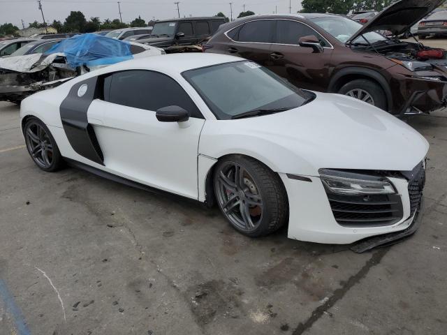 Купе AUDI R8 2015 Белы
