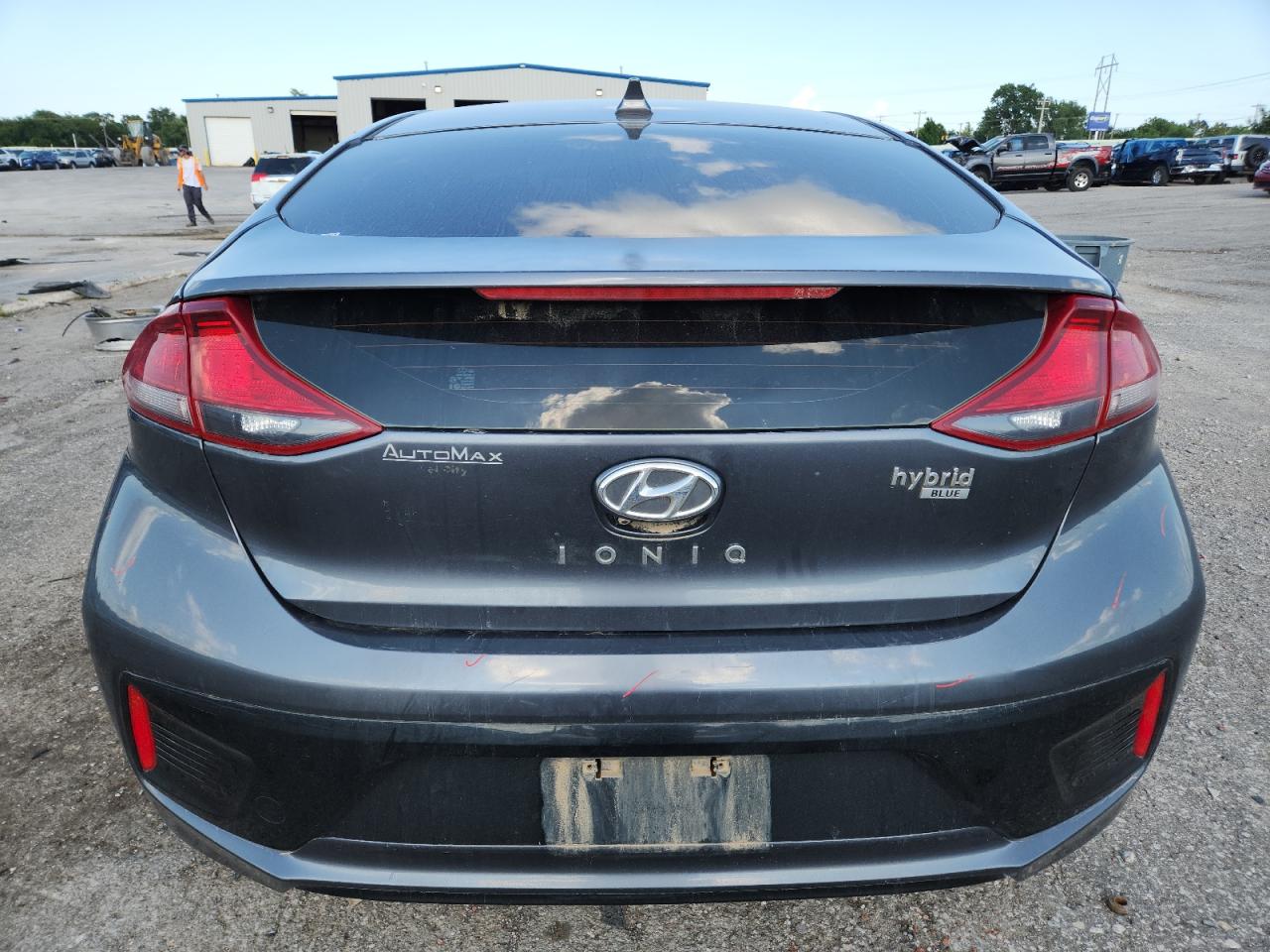 2018 Hyundai Ioniq Blue VIN: KMHC65LC8JU065392 Lot: 64177435