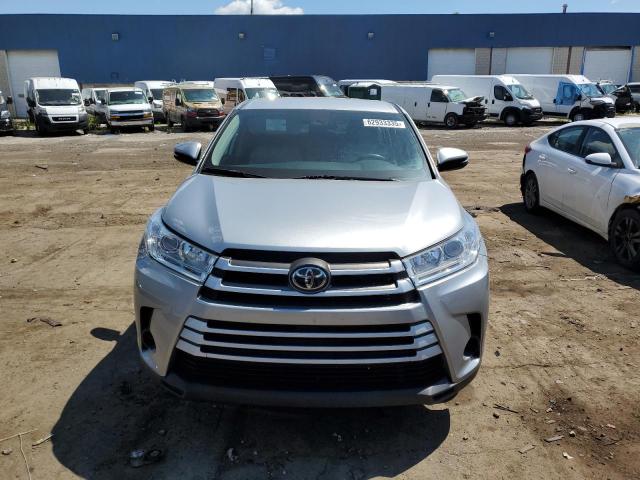  TOYOTA HIGHLANDER 2019 Srebrny