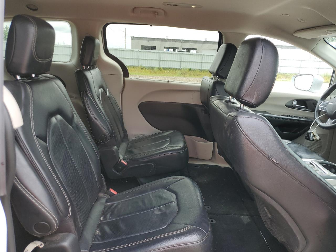 2022 Chrysler Pacifica Touring L VIN: 2C4RC1BGXNR211833 Lot: 64618235