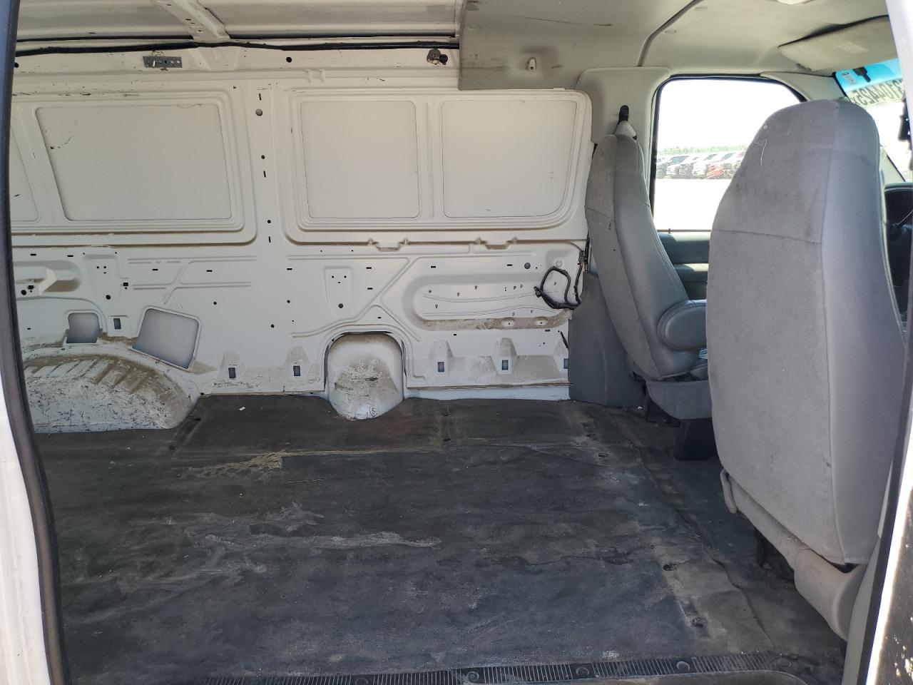 2005 Ford Econoline E250 Van VIN: 1FTNE24L35HA62802 Lot: 63104425