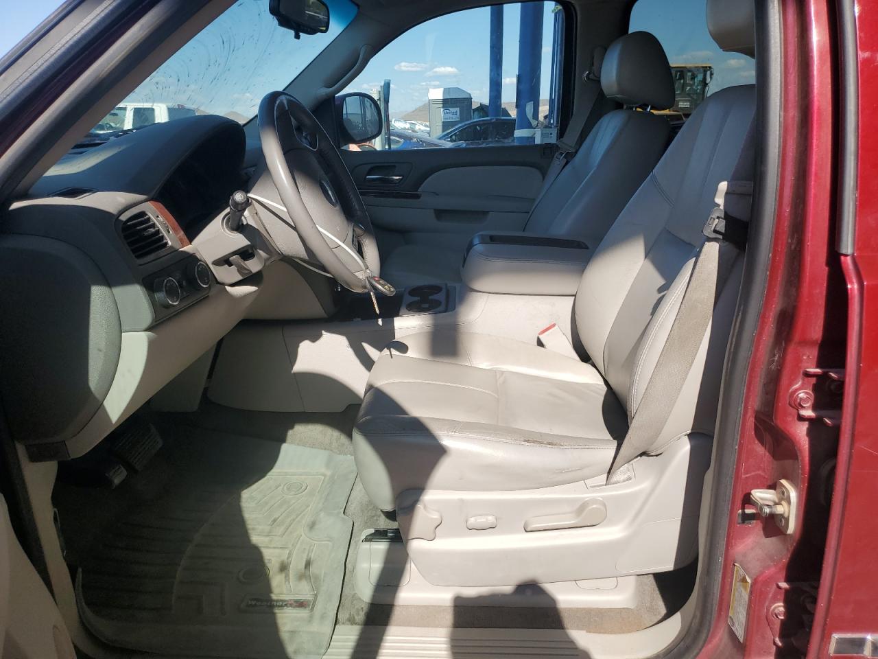 2011 Chevrolet Suburban K1500 Lt VIN: 1GNSKJE38BR325903 Lot: 64165895