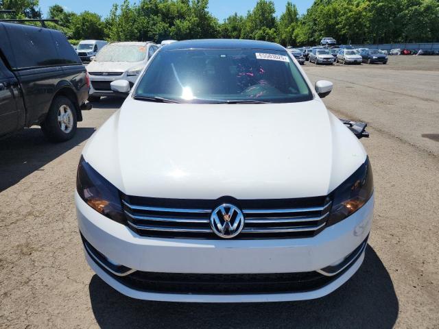  VOLKSWAGEN PASSAT 2015 White