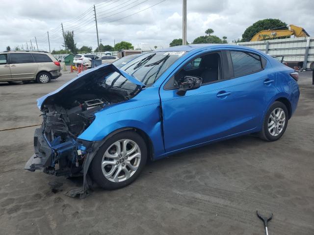  TOYOTA YARIS 2017 Blue