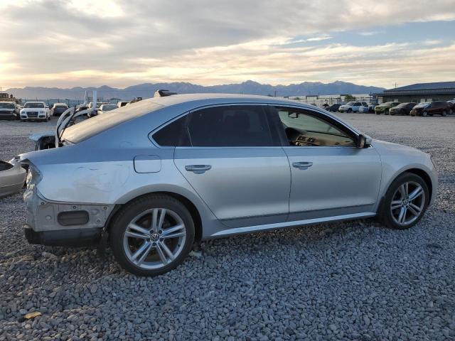 Sedans VOLKSWAGEN PASSAT 2014 Silver