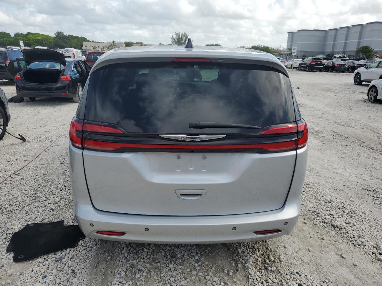 2024 Chrysler Pacifica Touring L VIN: 2C4RC1BG8RR155154 Lot: 65274725