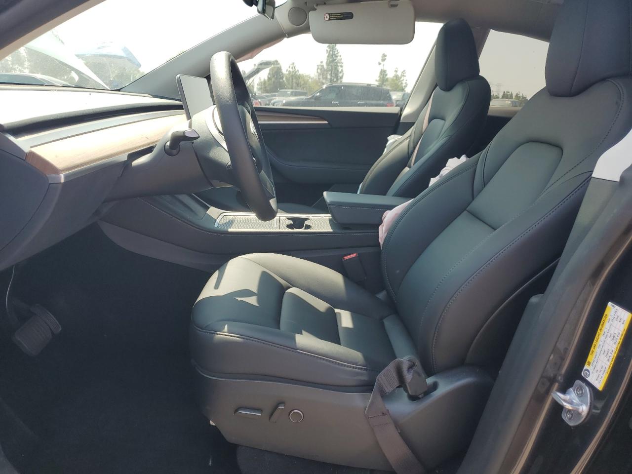 2024 Tesla Model Y VIN: 7SAYGDED0RF124983 Lot: 65076745