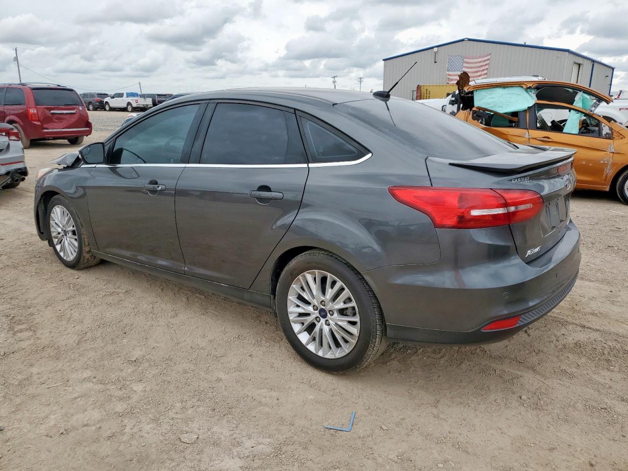 1FADP3J29JL294213 FORD FOCUS 2018