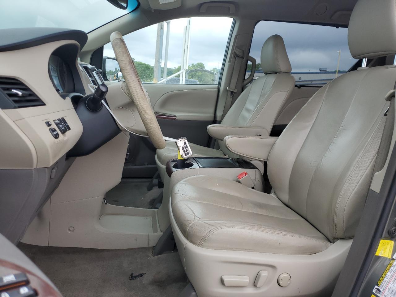 2012 Toyota Sienna Xle VIN: 5TDYK3DC3CS216199 Lot: 62774935