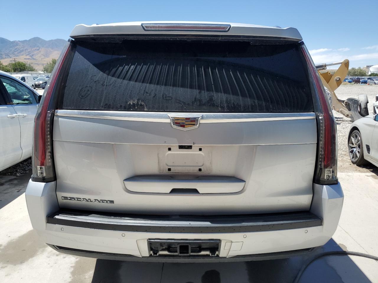 2018 Cadillac Escalade Esv Luxury VIN: 1GYS4HKJ8JR323611 Lot: 66126665