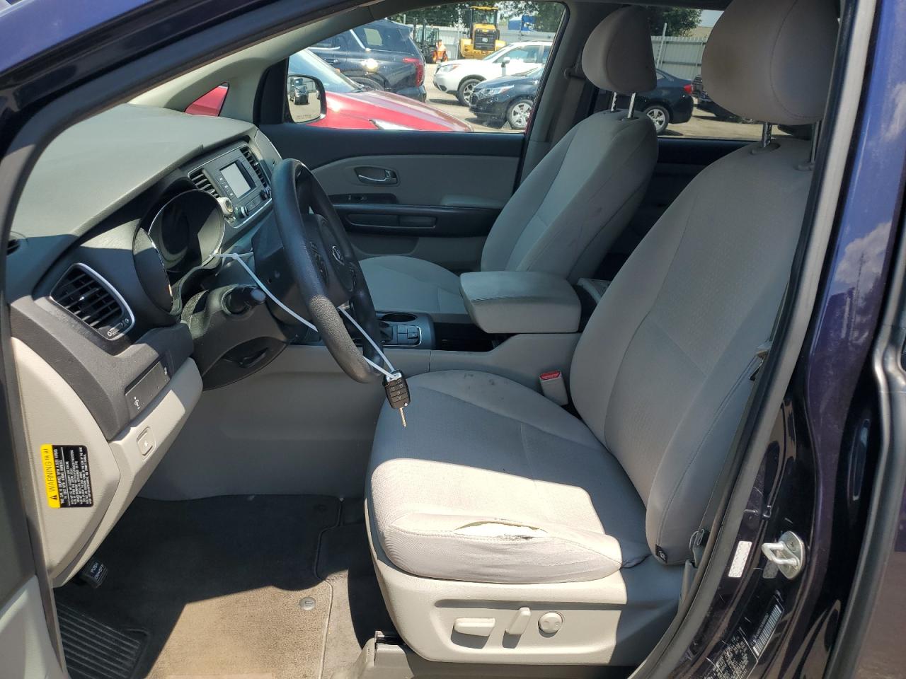 KNDMB5C19J6389362 2018 Kia Sedona Lx