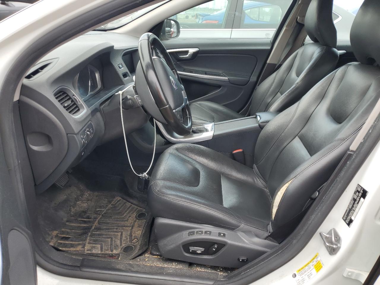 yv140mek7g1291520 YV140MEK7G1291520 2016 Volvo V60 T5 Premier
