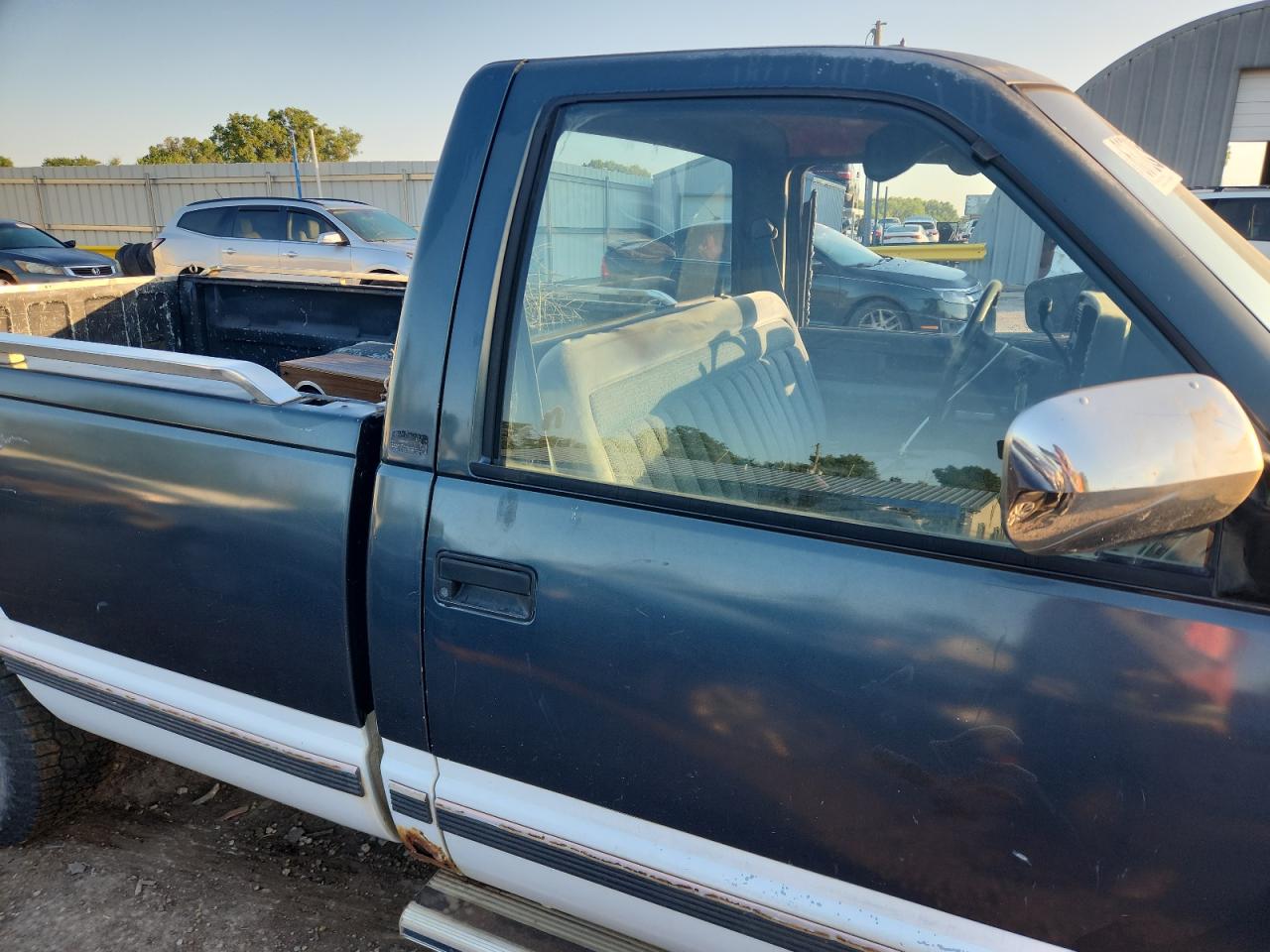 1988 Chevrolet Gmt-400 C1500 VIN: 1GCDC14K5JZ105124 Lot: 63700205