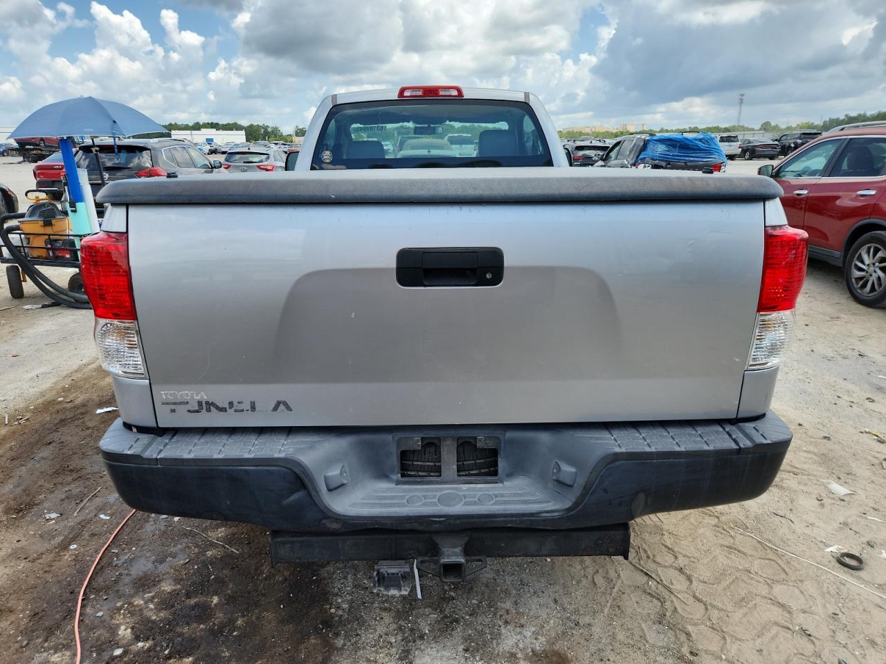 2011 Toyota Tundra VIN: 5TFLU5F18BX025608 Lot: 63189945