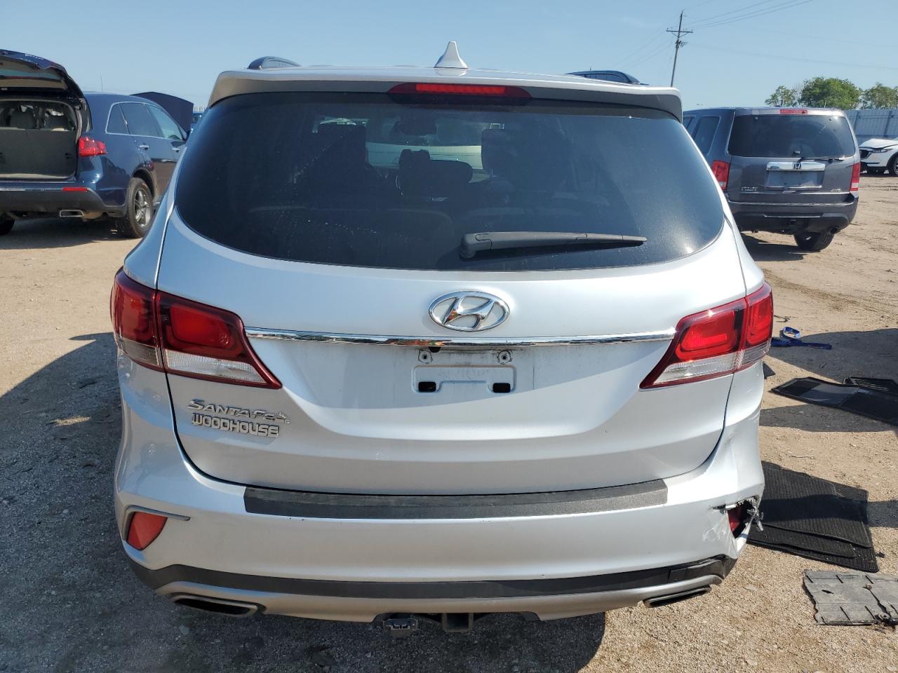2017 Hyundai Santa Fe Se VIN: KM8SM4HF2HU203288 Lot: 64848275