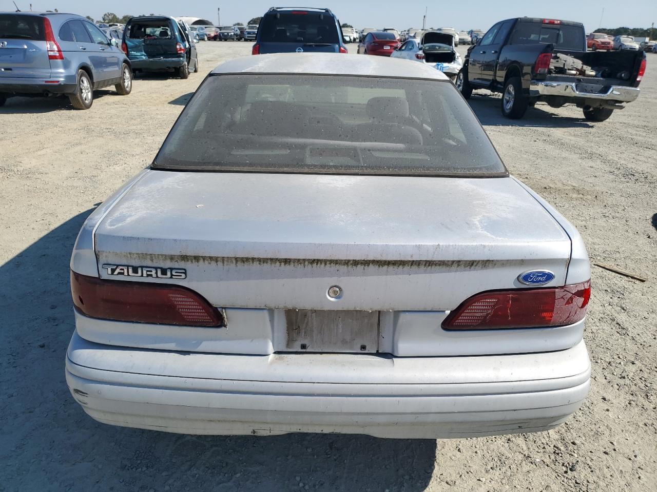 1992 Ford Taurus Gl VIN: 1FACP52U2NG210769 Lot: 64149115