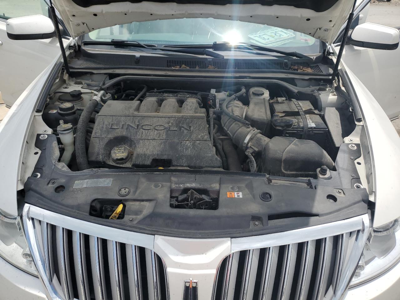 1LNHL9DR7AG609002 2010 Lincoln Mks