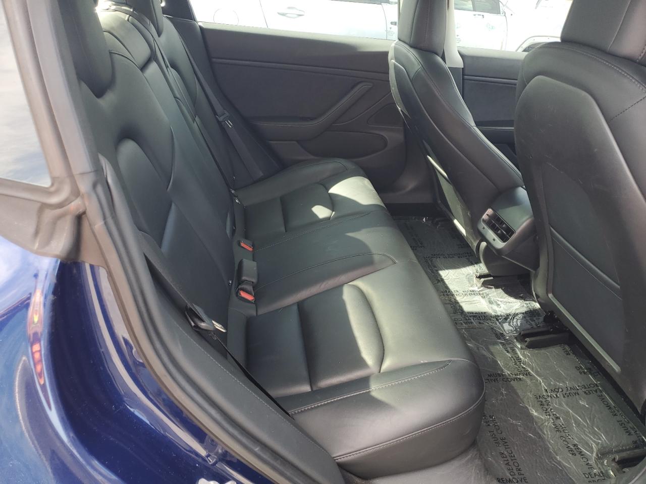 2018 Tesla Model 3 VIN: 5YJ3E1EA3JF160611 Lot: 63317885