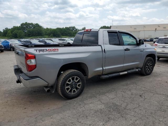 Pickups TOYOTA TUNDRA 2016 Srebrny