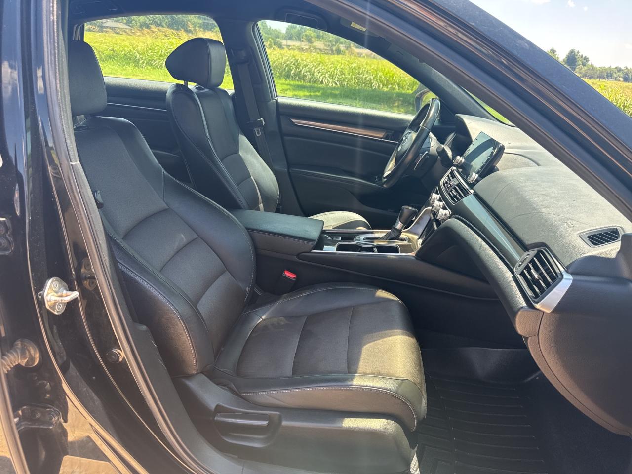 1HGCV1F31KA033965 HONDA ACCORD 2019
