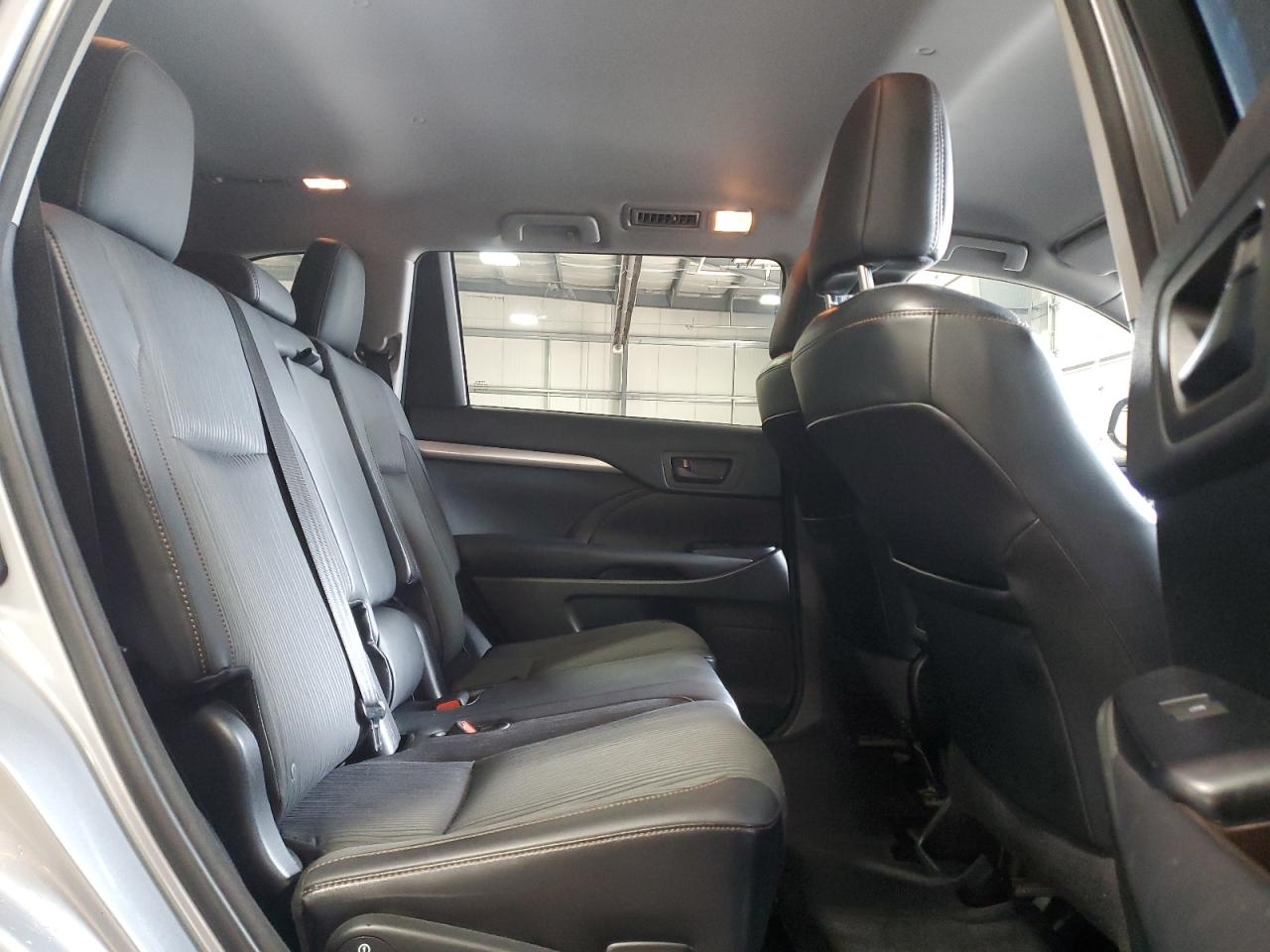 2015 Toyota Highlander Le VIN: 5TDBKRFH6FS083685 Lot: 65610205