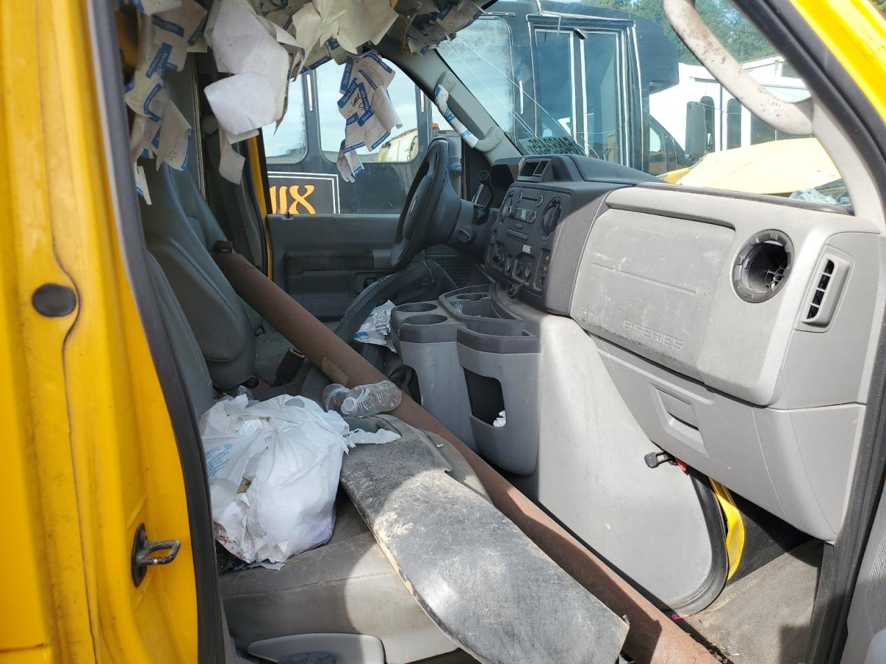 2012 Ford Econoline E350 Super Duty Cutaway Van VIN: 1FDWE3FS8CDA63216 Lot: 64882435