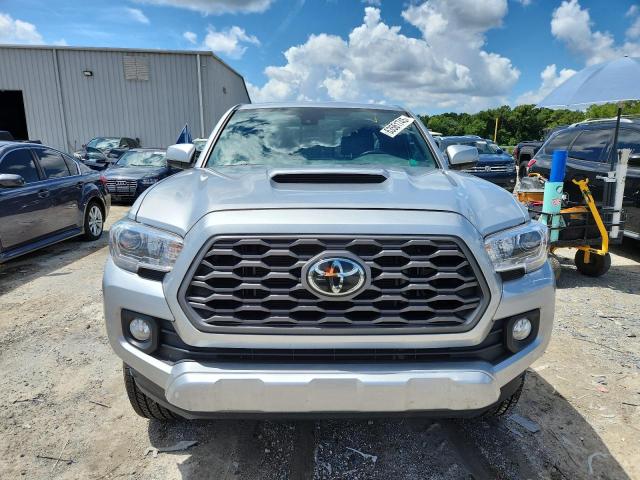  TOYOTA TACOMA 2022 Srebrny