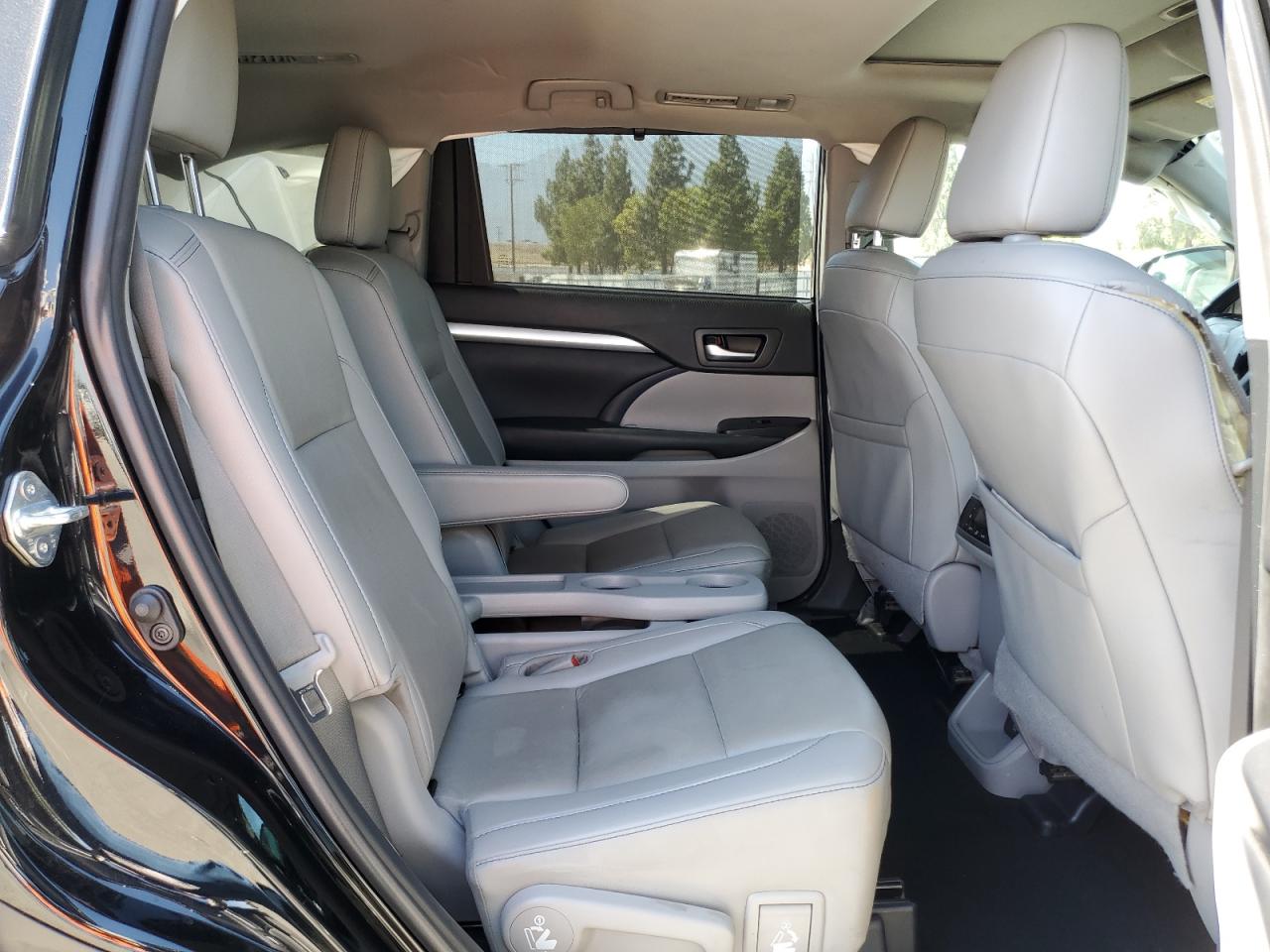 2019 Toyota Highlander Se VIN: 5TDKZRFHXKS561726 Lot: 64270795