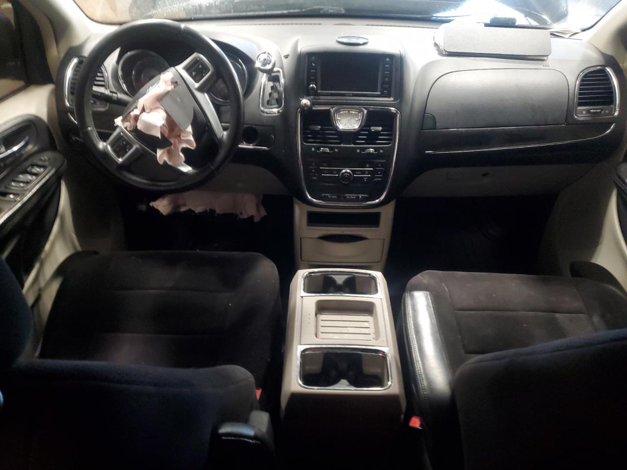 2011 Chrysler Town & Country Touring VIN: 2A4RR5DG4BR638028 Lot: 66722165