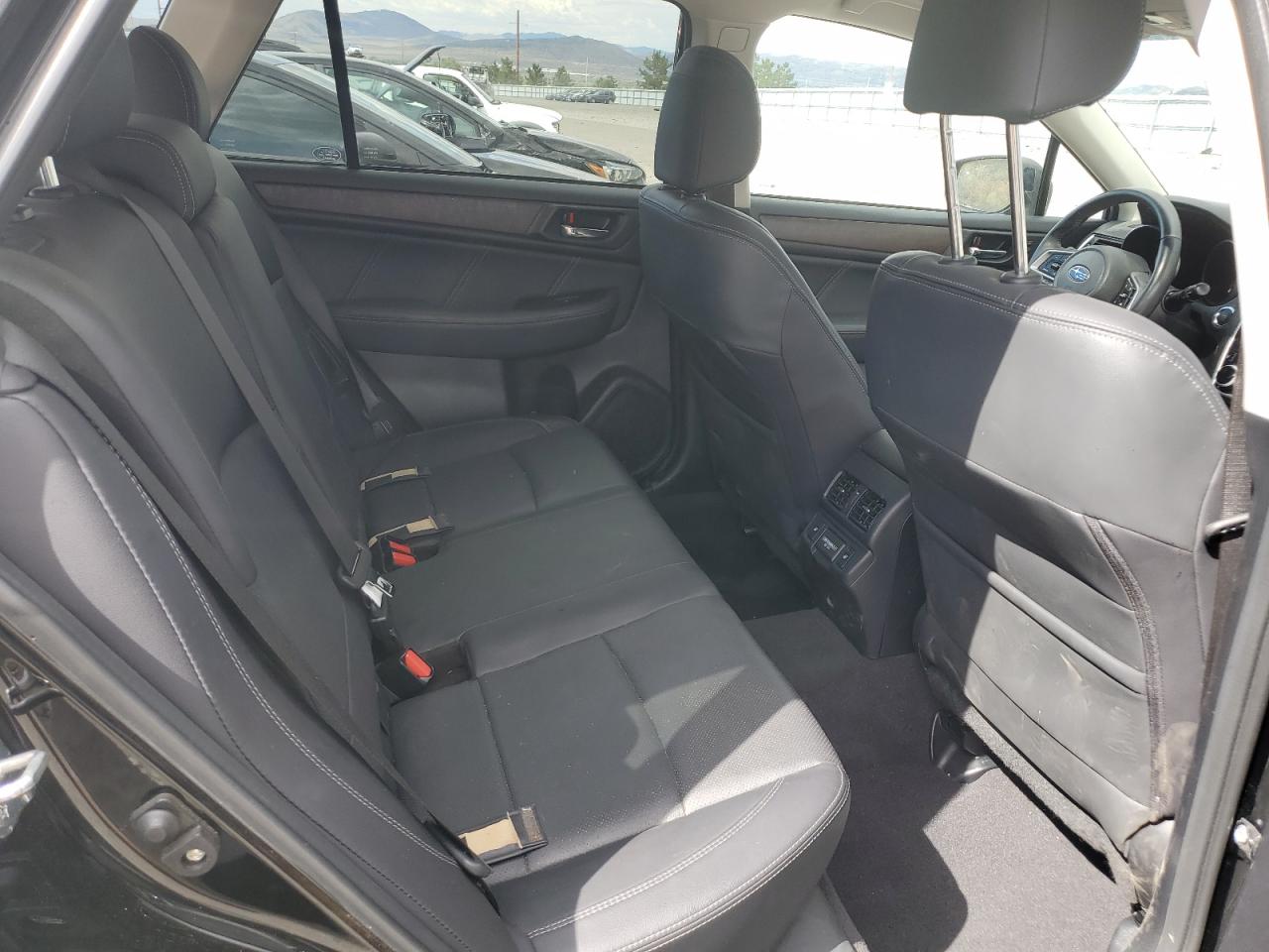 2018 Subaru Outback 2.5I Limited VIN: 4S4BSANC8J3327091 Lot: 66561325