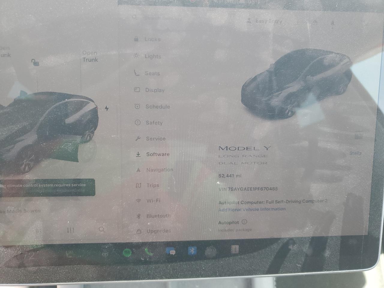 2023 Tesla Model Y VIN: 7SAYGAEE1PF670485 Lot: 64675905