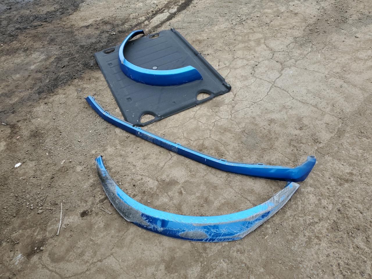 2022 Ford Bronco Base VIN: 1FMDE5BHXNLA99575 Lot: 64441175